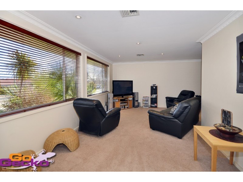 15 McCabe Crescent, Holt ACT 2615