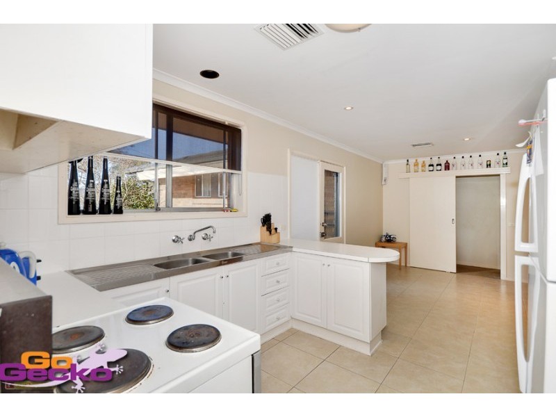 15 McCabe Crescent, Holt ACT 2615