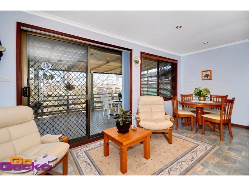 11 Kinchela Crescent, Latham ACT 2615