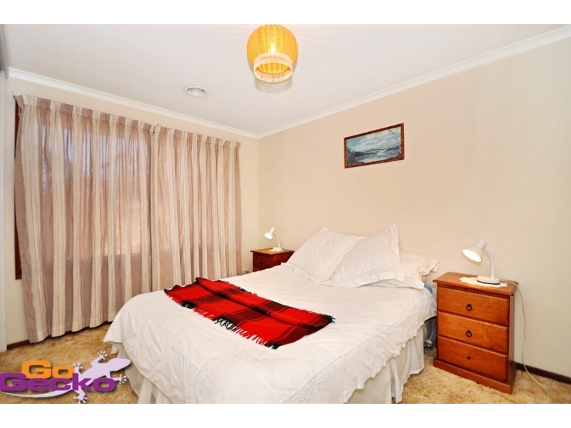 11 Kinchela Crescent, Latham ACT 2615