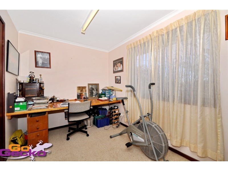 11 Kinchela Crescent, Latham ACT 2615