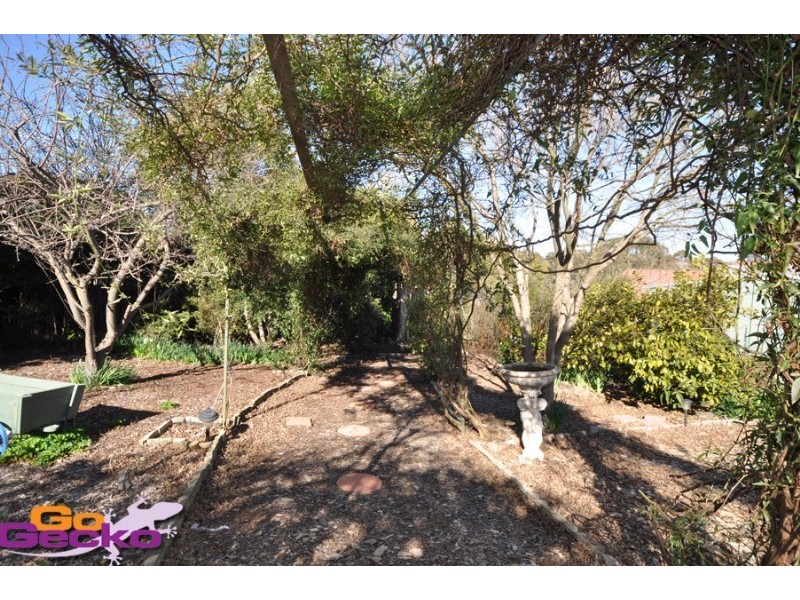 11 Kinchela Crescent, Latham ACT 2615