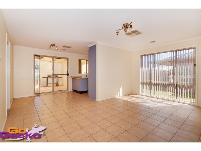 4 Westall Place, Dunlop ACT 2615