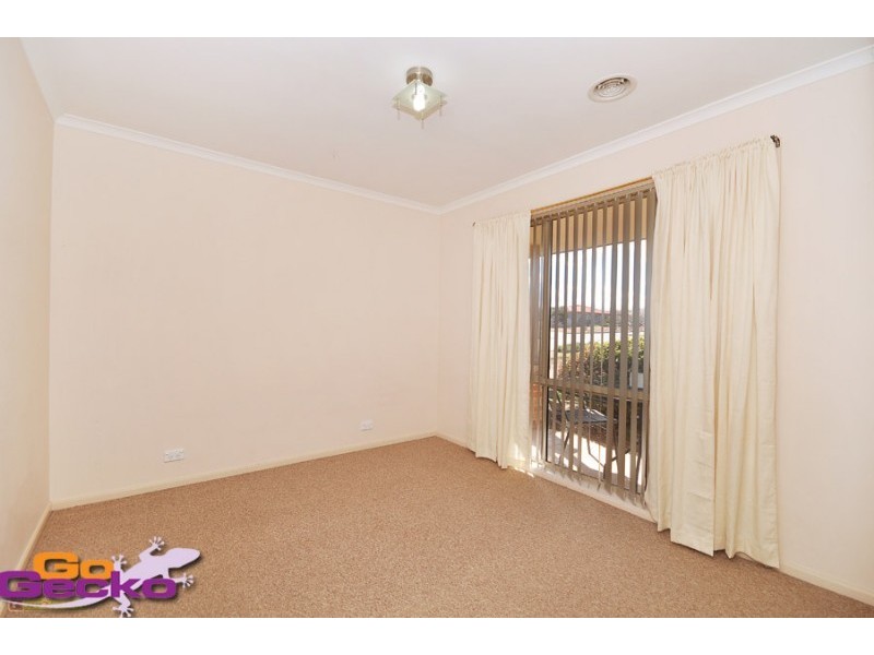 4 Westall Place, Dunlop ACT 2615