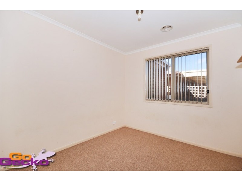 4 Westall Place, Dunlop ACT 2615