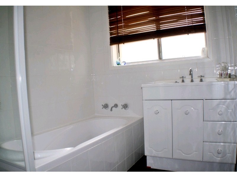 5 Cleland Street, Latham ACT 2615