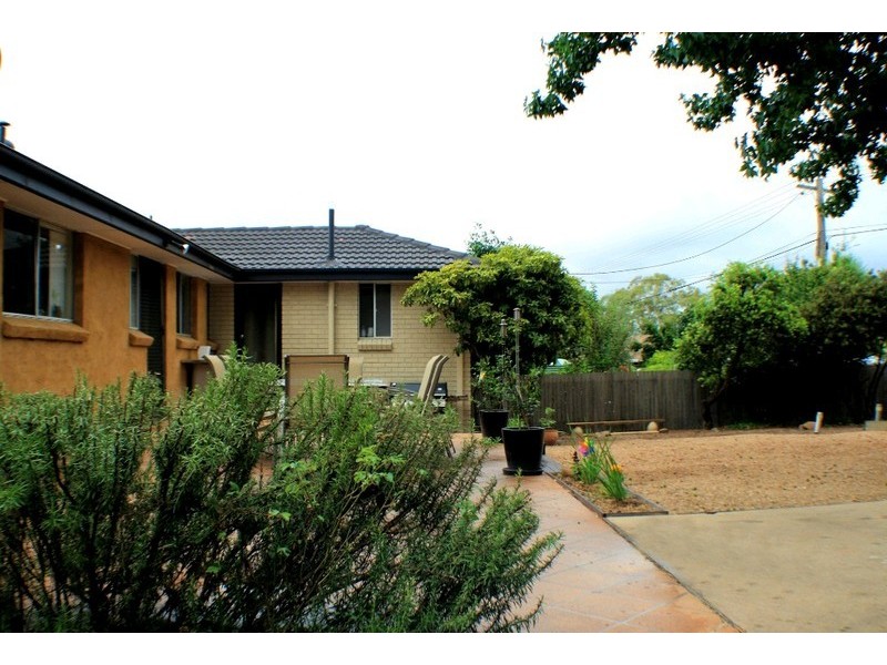 5 Cleland Street, Latham ACT 2615
