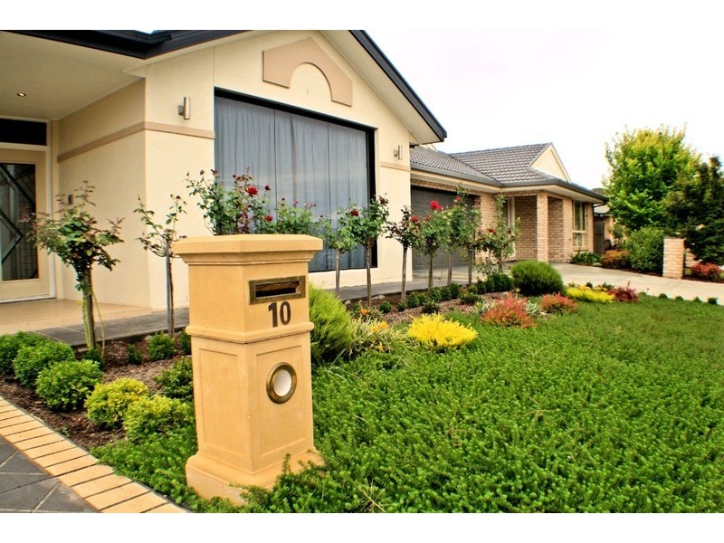 10 Tsoulias Street, Gungahlin ACT 2912