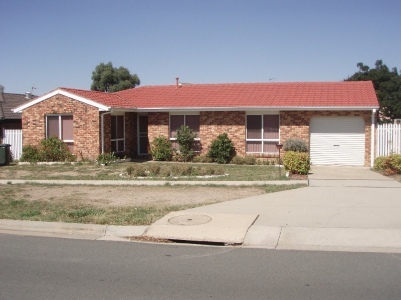 12 Uniapon Avenue, Ngunnawal ACT 2913