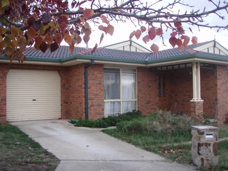8 Loban Court, Ngunnawal ACT 2913