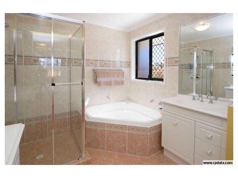 2 Lychee Place, Belmont QLD 4153