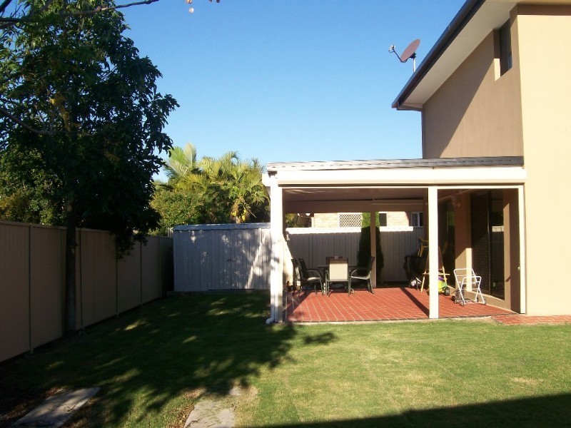 2 Lychee Place, Belmont QLD 4153