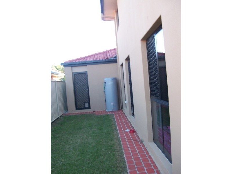 2 Lychee Place, Belmont QLD 4153