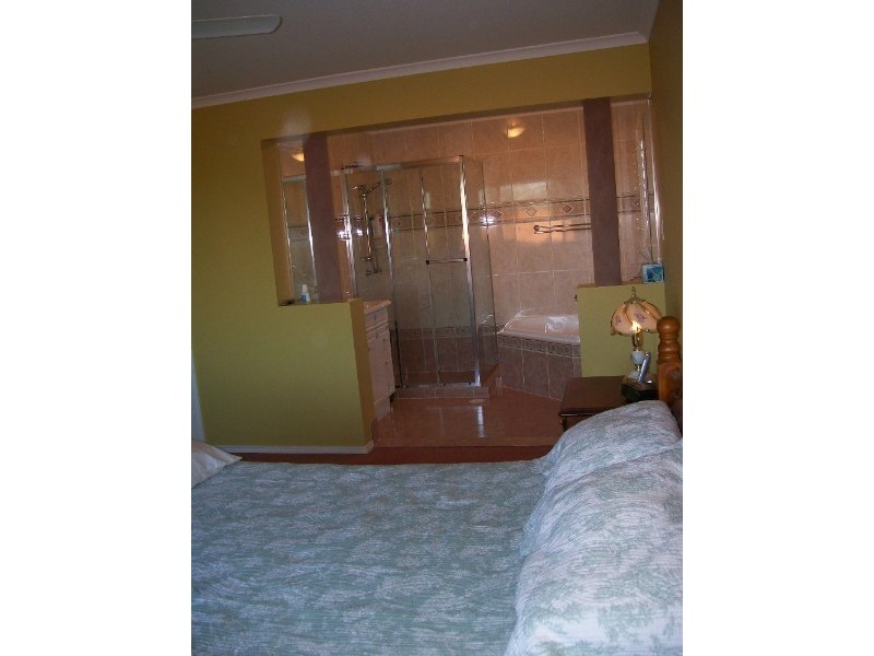 2 Lychee Place, Belmont QLD 4153