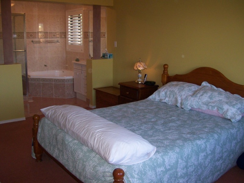 2 Lychee Place, Belmont QLD 4153