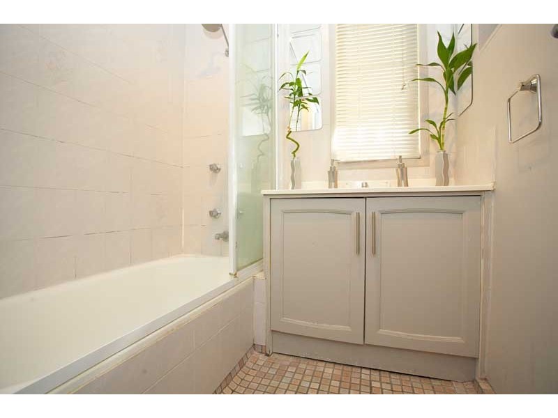 8 Lunga Street, Carina QLD 4152