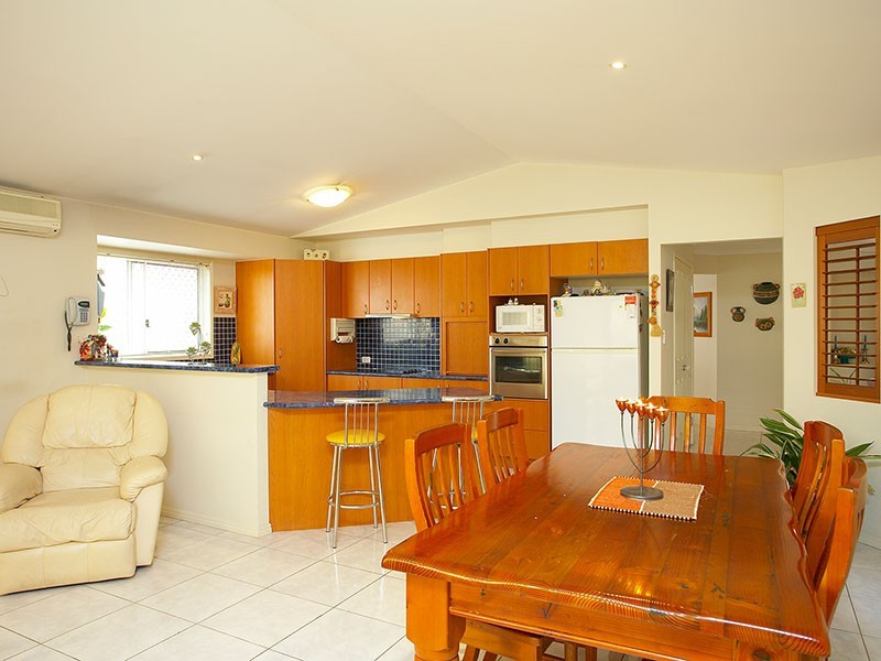 50 Kauri Street, Carindale QLD 4152