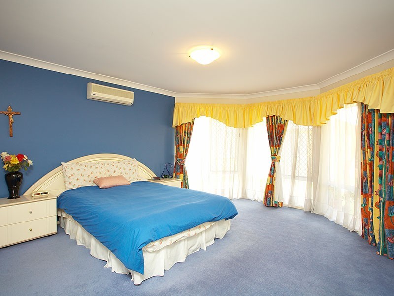 50 Kauri Street, Carindale QLD 4152