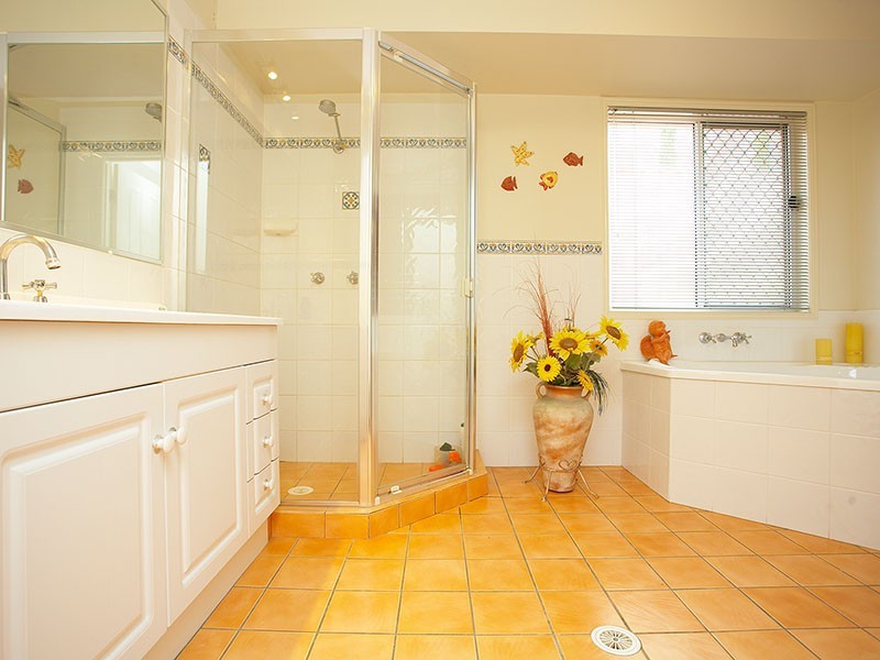 50 Kauri Street, Carindale QLD 4152