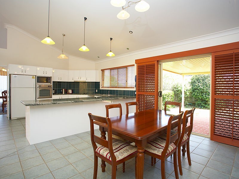 8 Belgrave Place, Carindale QLD 4152