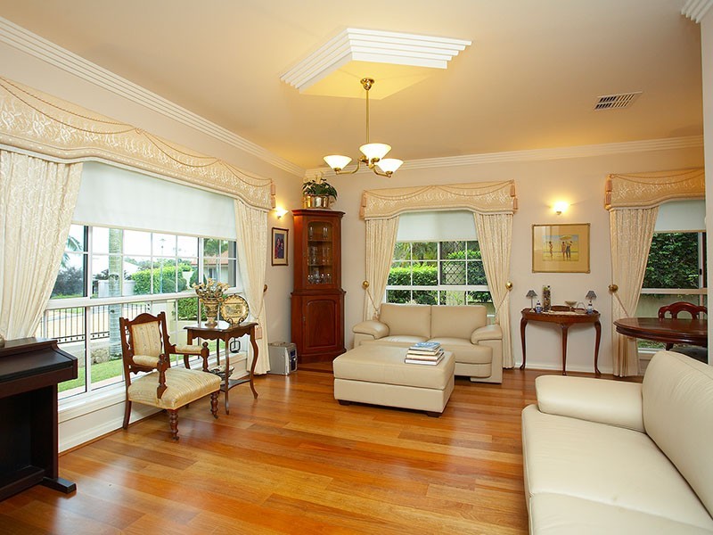 11 Carnoustie Place, Carindale QLD 4152