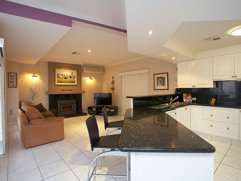 11 Carnoustie Place, Carindale QLD 4152