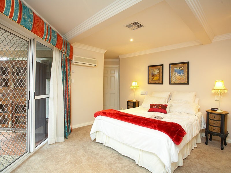 11 Carnoustie Place, Carindale QLD 4152