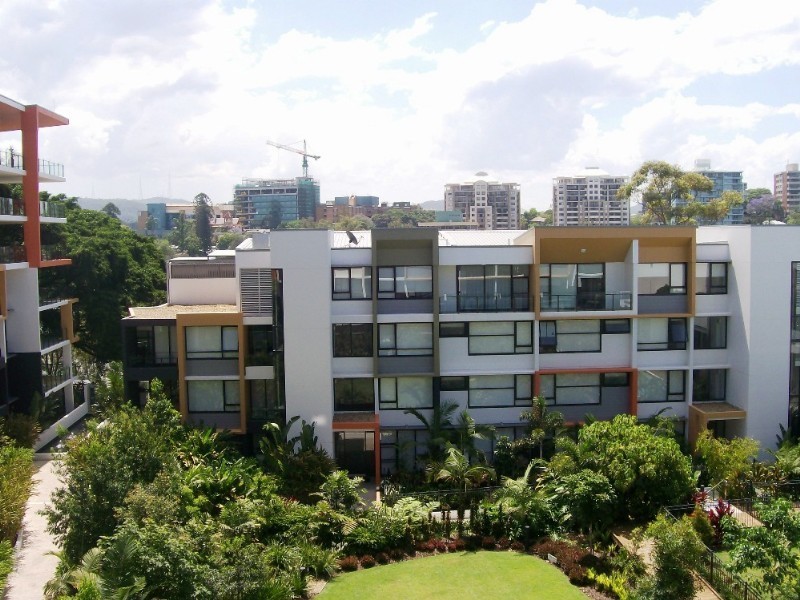 323/10 Pidgeon Close, West End QLD 4101