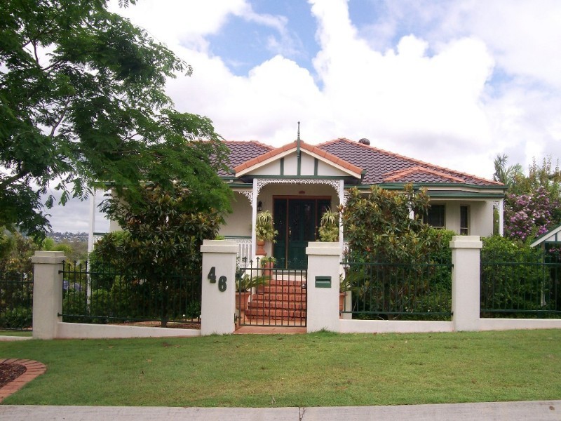 46 Golden Oak Crescent, Carindale QLD 4152