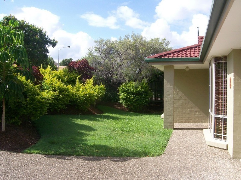 8 Suellen Close, Belmont QLD 4153
