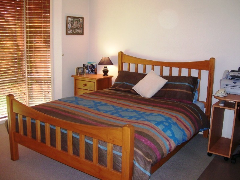 8 Suellen Close, Belmont QLD 4153