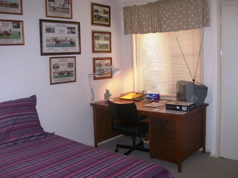 8 Suellen Close, Belmont QLD 4153