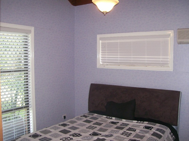 111 Scrub Road, Carindale QLD 4152