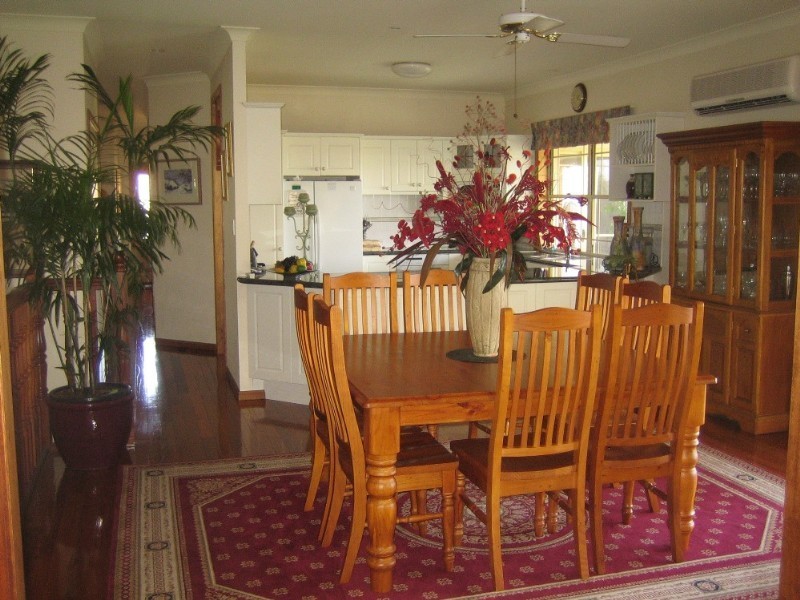 46 Golden Oak Crescent, Carindale QLD 4152