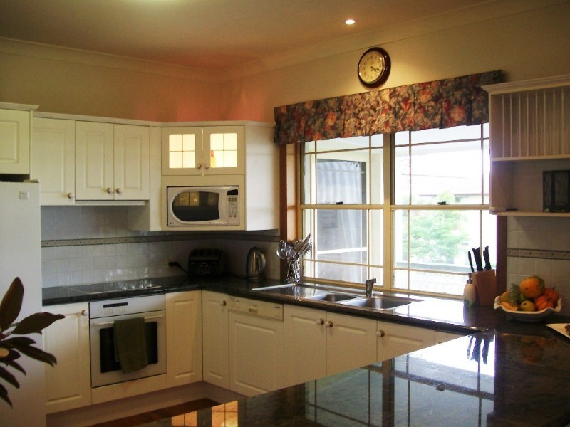 46 Golden Oak Crescent, Carindale QLD 4152