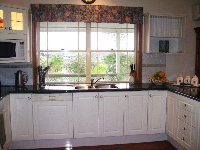 46 Golden Oak Crescent, Carindale QLD 4152