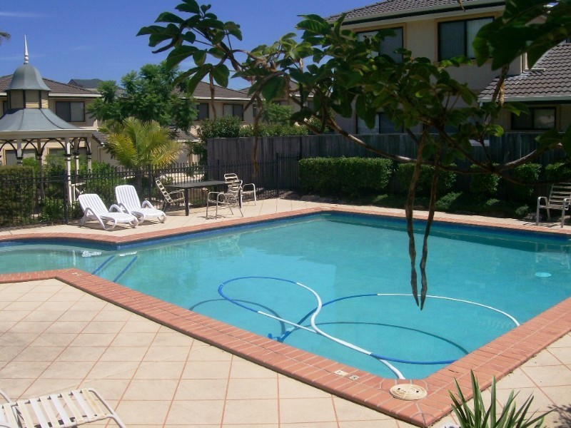 18/12 Greendale Way, Carindale QLD 4152