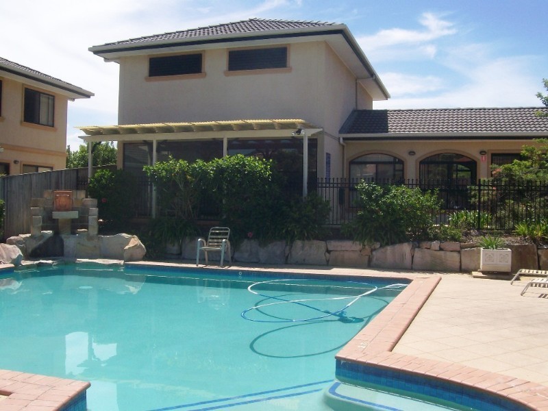 18/12 Greendale Way, Carindale QLD 4152