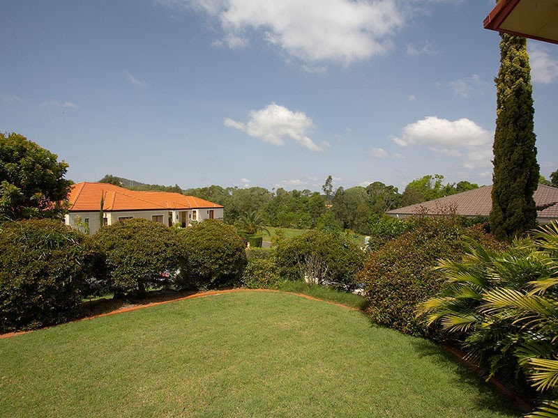 8 Belgrave Place, Carindale QLD 4152