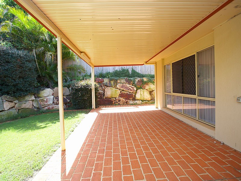 8 Belgrave Place, Carindale QLD 4152
