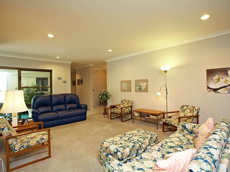 16 Briarwood Street, Carindale QLD 4152