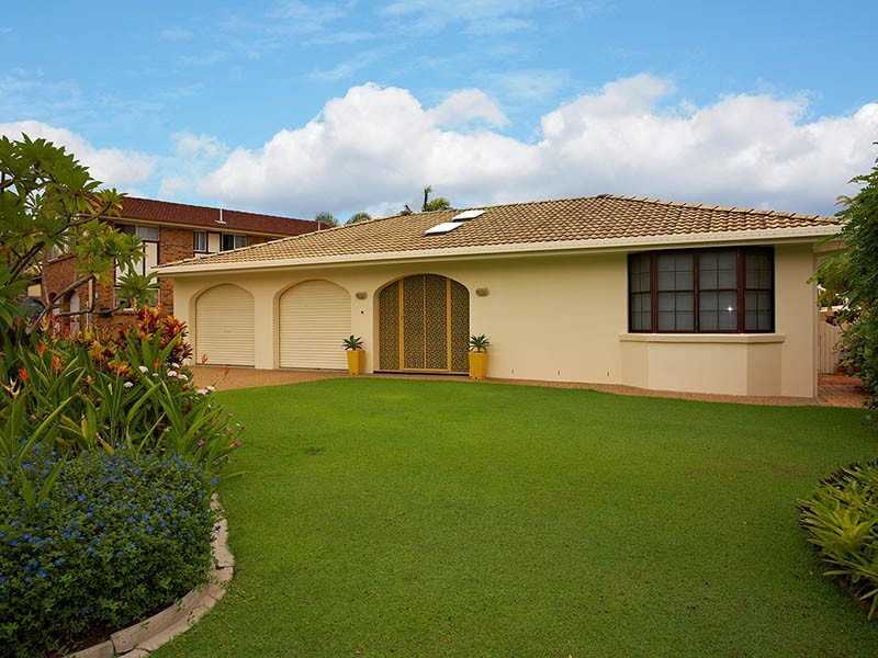 16 Briarwood Street, Carindale QLD 4152