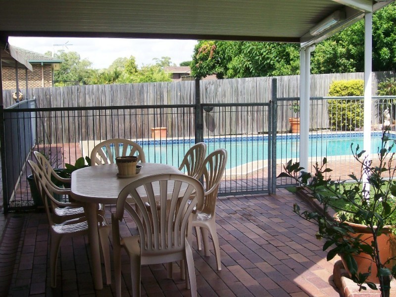 35 Bedivere Street, Carindale QLD 4152