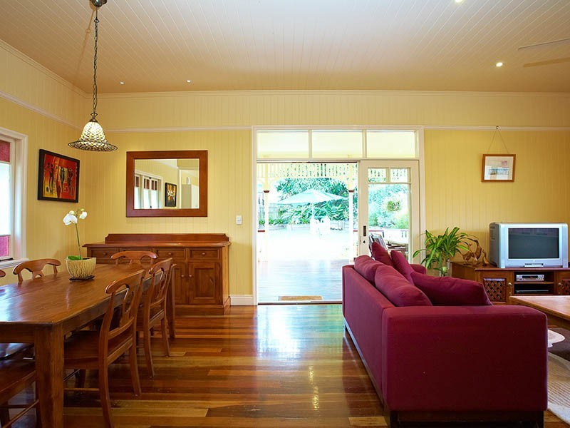 38 Moreton Street, Norman Park QLD 4170