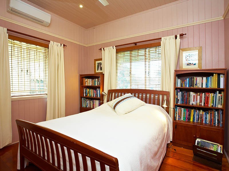 38 Moreton Street, Norman Park QLD 4170