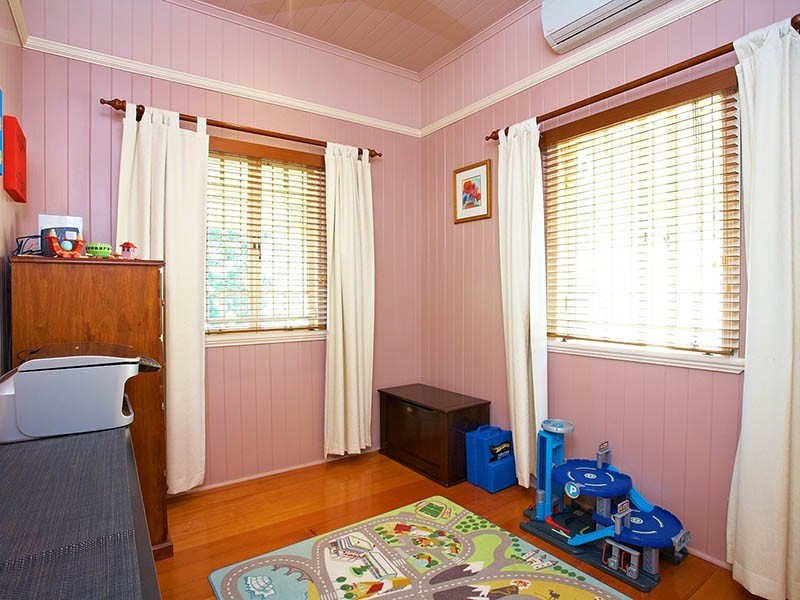 38 Moreton Street, Norman Park QLD 4170