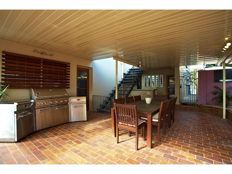 2 Irandi Street, Mansfield QLD 4122