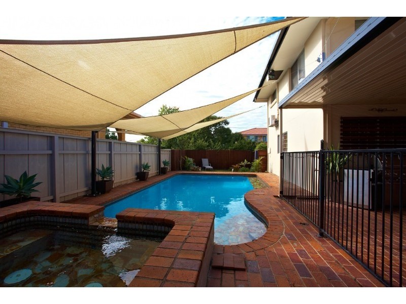 2 Irandi Street, Mansfield QLD 4122