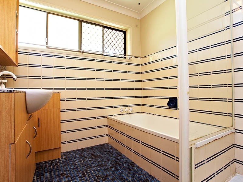 73 Bedivere Street, Carindale QLD 4152