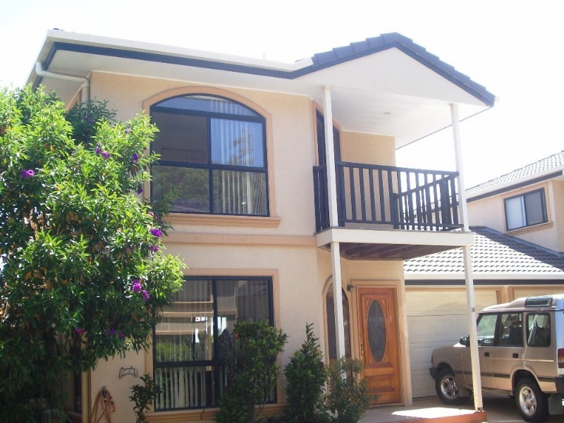 18/12 Greendale Way, Carindale QLD 4152